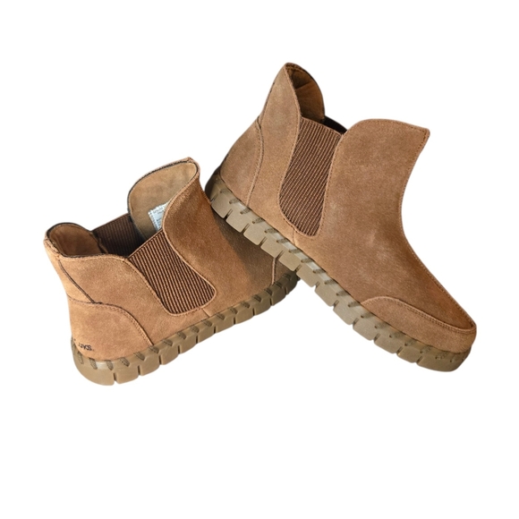 Mukluk Suede Ankle Boots - Picture 2 of 8